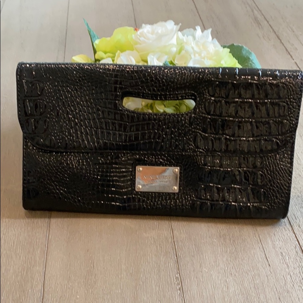 NWT Nine West Envelope Clutch with interior zip